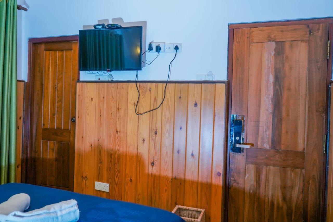 Blue Moon Residency Hotel Nuwara Eliya Bagian luar foto