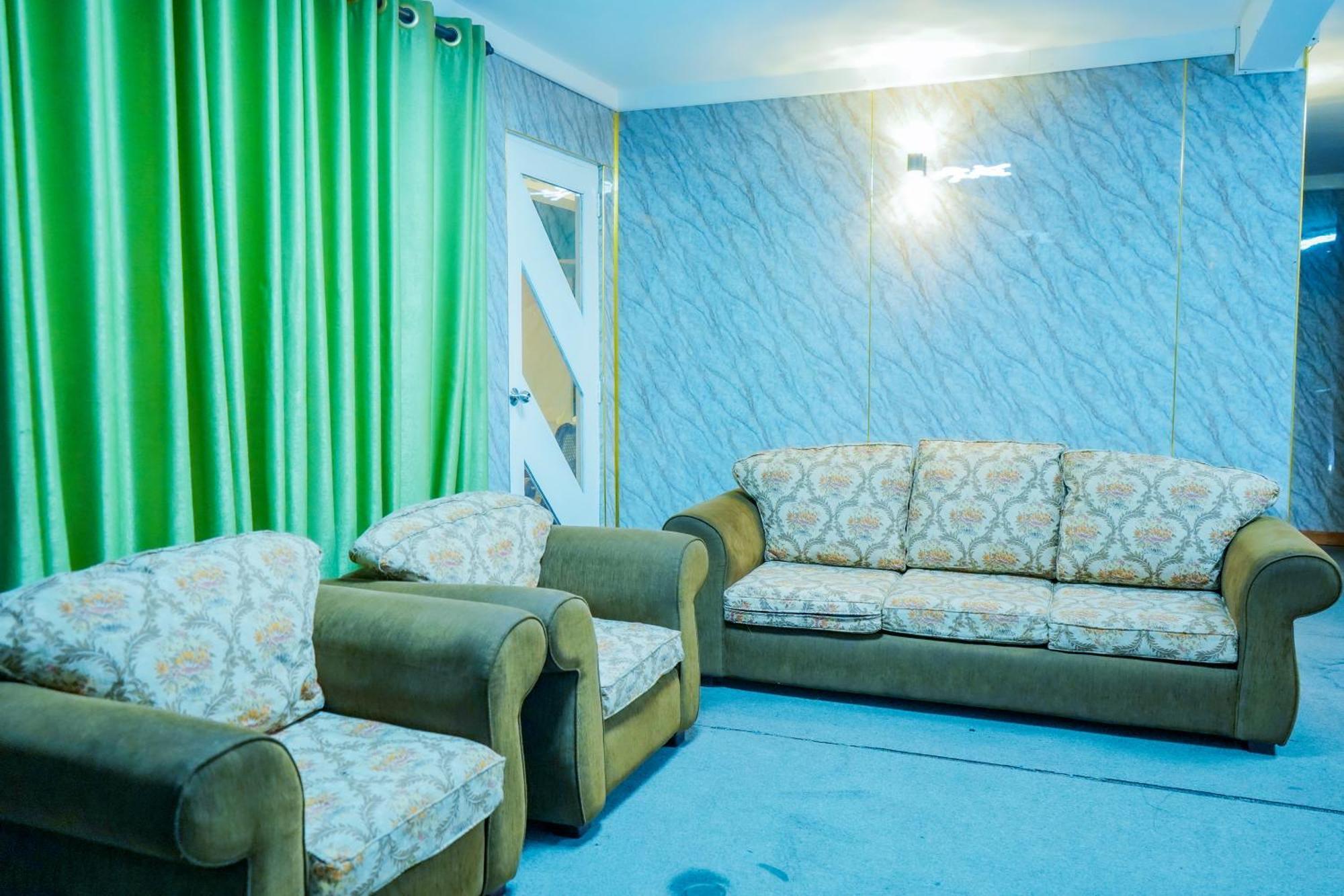Blue Moon Residency Hotel Nuwara Eliya Bagian luar foto